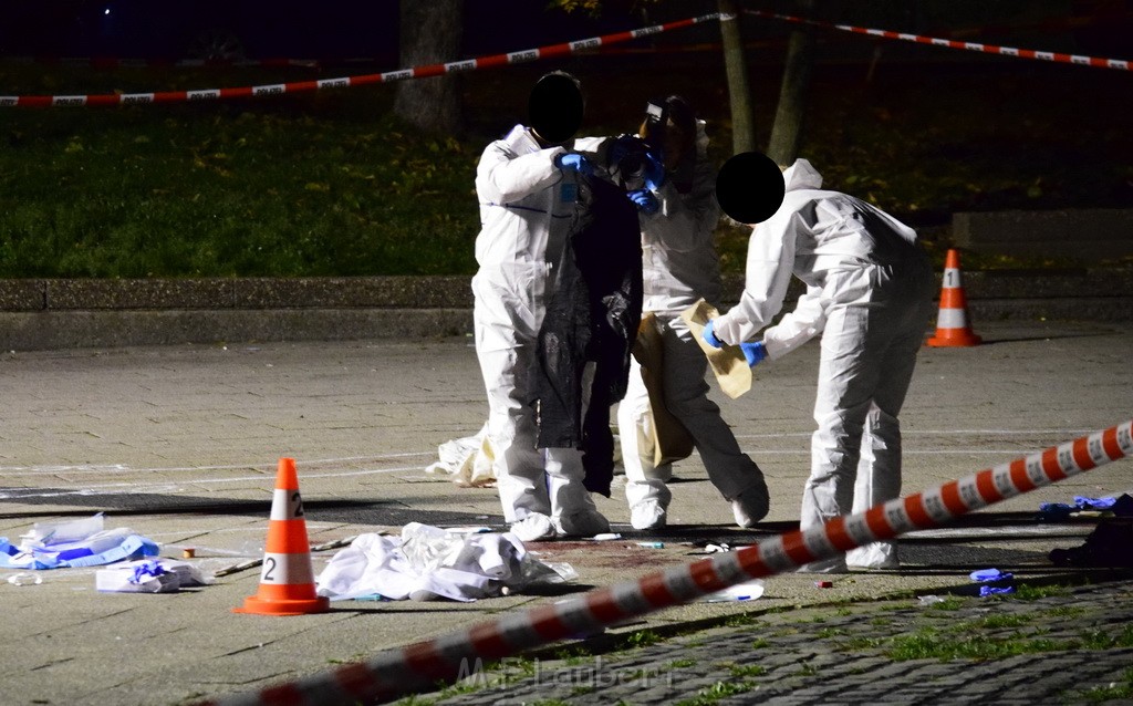 Einsatz BF Messerstecherei Koeln Neustadt Nord Eberplatz Platzmitte P195.JPG - Miklos Laubert